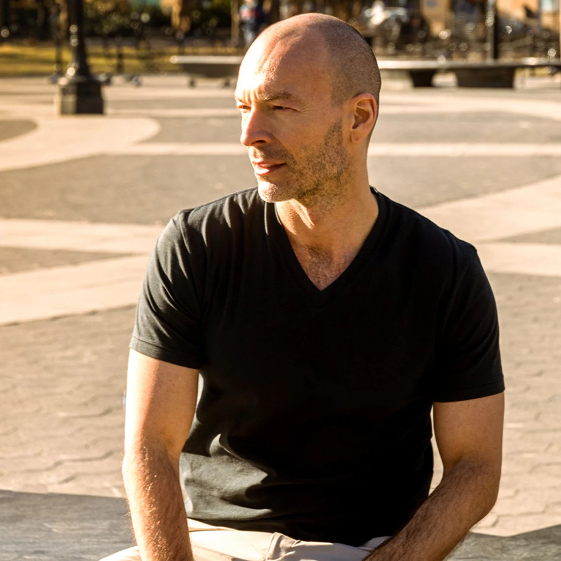 The V Neck T - Black - Image 4