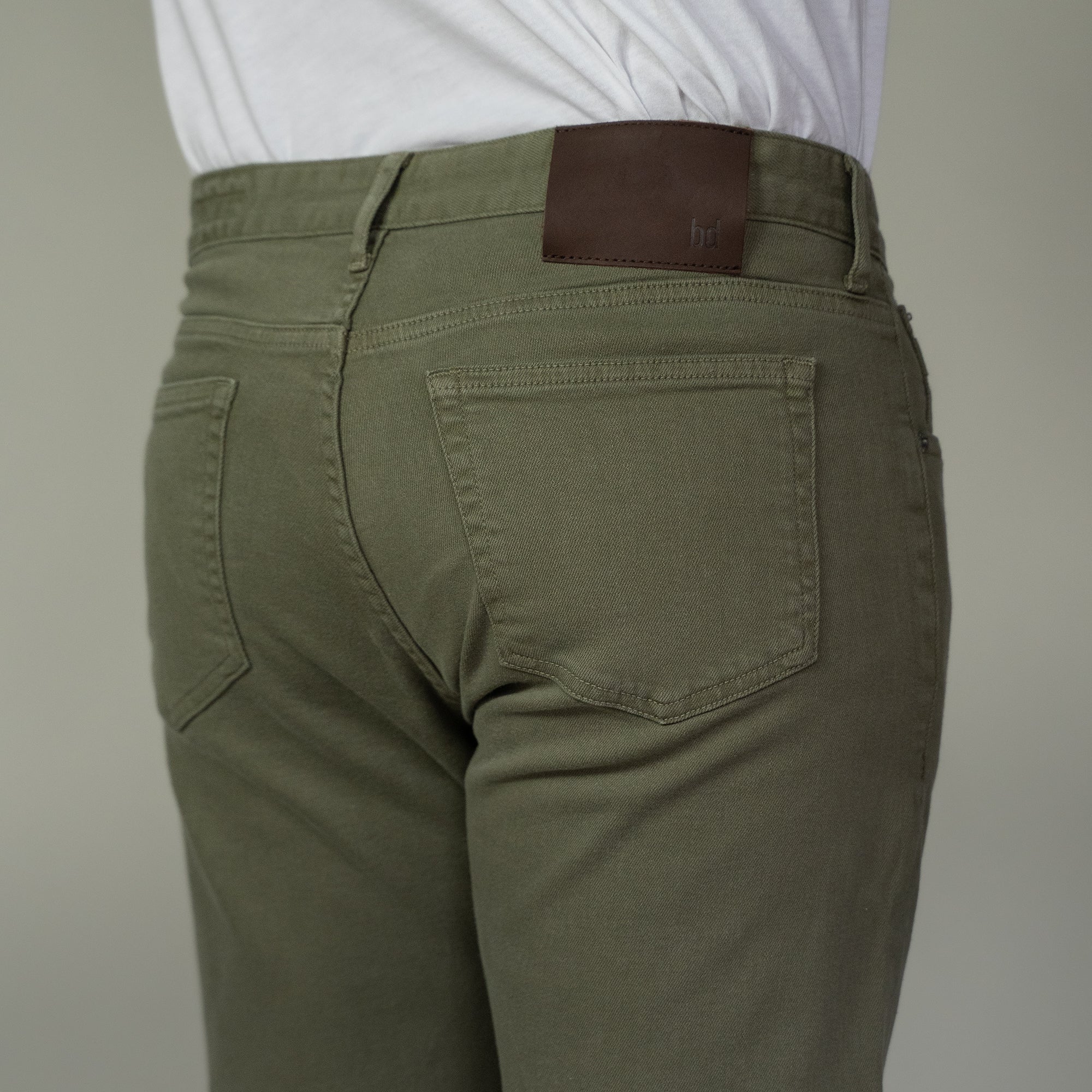 Travel Jeans Standard Fit - Olive - Image 4
